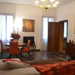 Castello 5888 B, Santa Marina, Calle Marcello, Canale , Venedig Italien